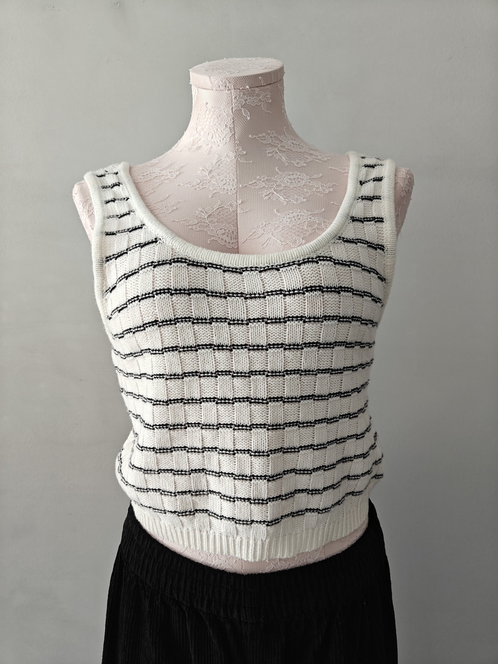 Women's Cream Knit Cropped Tank Top Cotton Blend Relaxed Fit Cute Preppy Summer